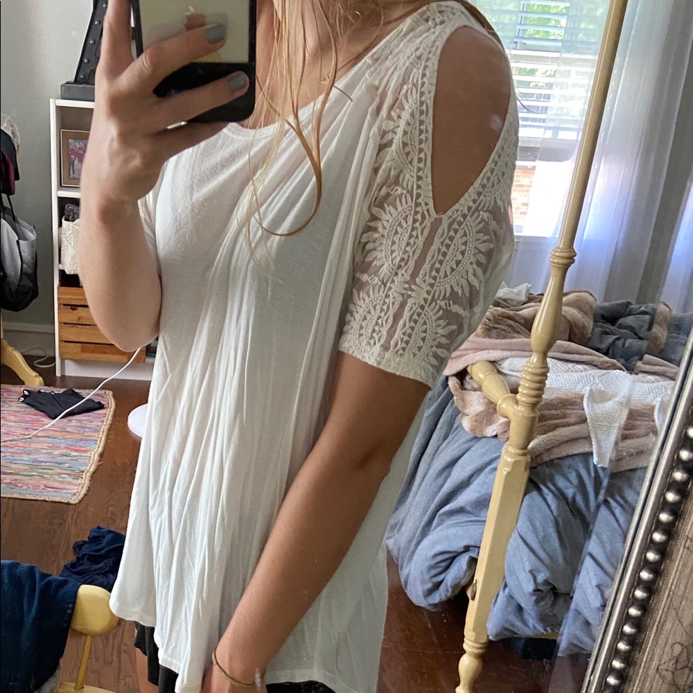 White T-shirt with cut out shoulders